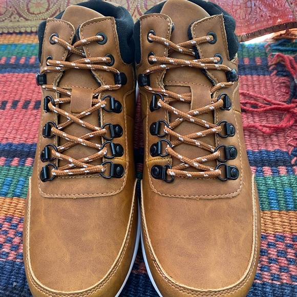Brand new men’s tan leather shoes.  No brand name.  Size 44 European / 11 US - Picture 2 of 10